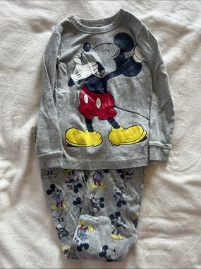 NWOT Baby Gap x Mickey Mouse Pajama Set for 5T